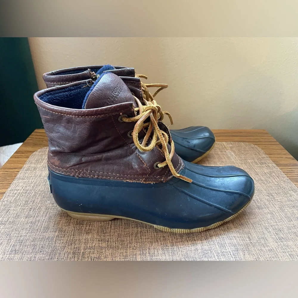 Sperry Leather Women's Saltwater Duck Boots Size 7.5 Weatherproof Winter Boots